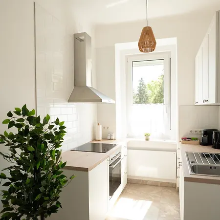 Js Deluxe Apartment