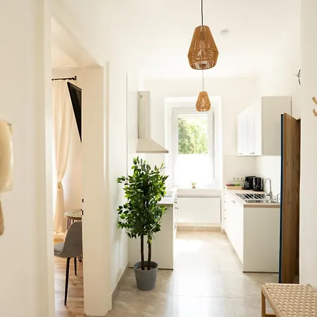 Js Deluxe Apartment
