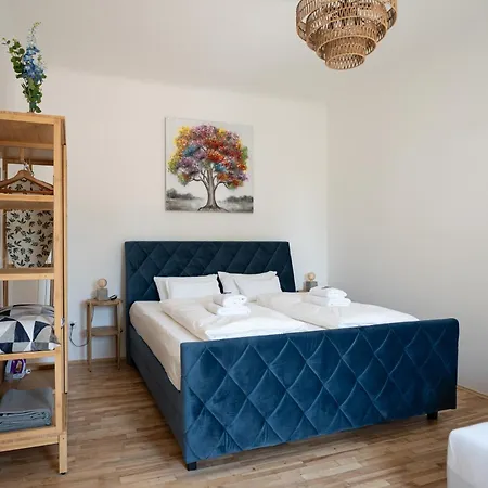 Js Deluxe Apartment *